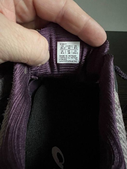 Кросівки бігові для тренувань novablast 2. Р 40 на 25.5 см .