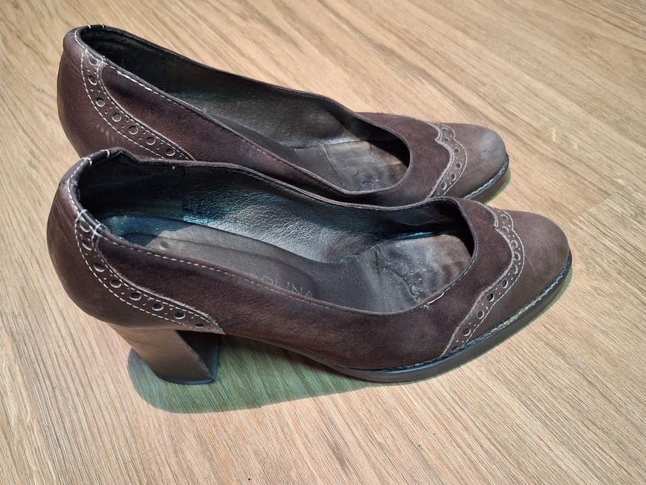 Sapatos Miss Carolina em pele