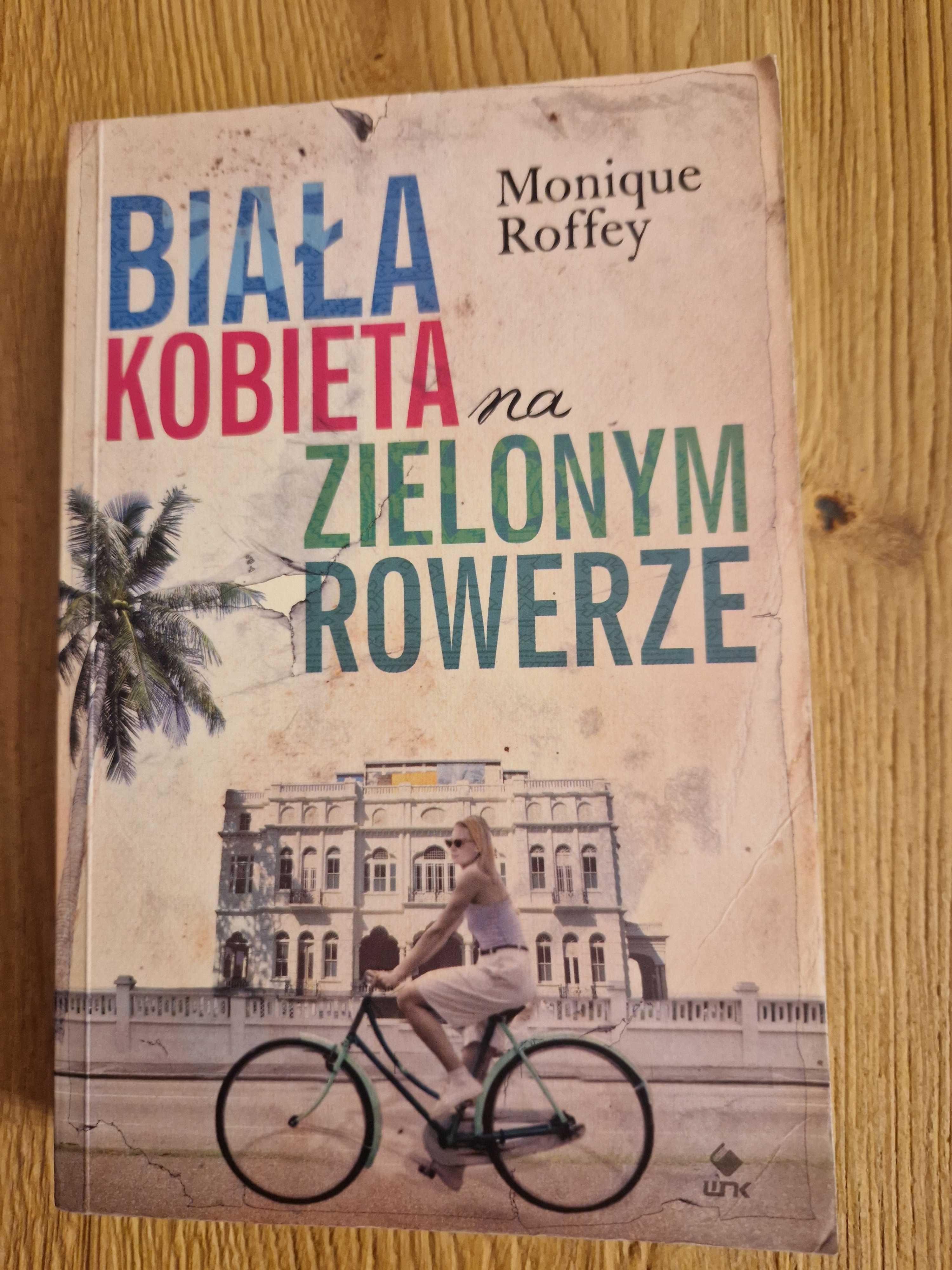 Biała kobieta na zielonym rowerze - Monique Roffey