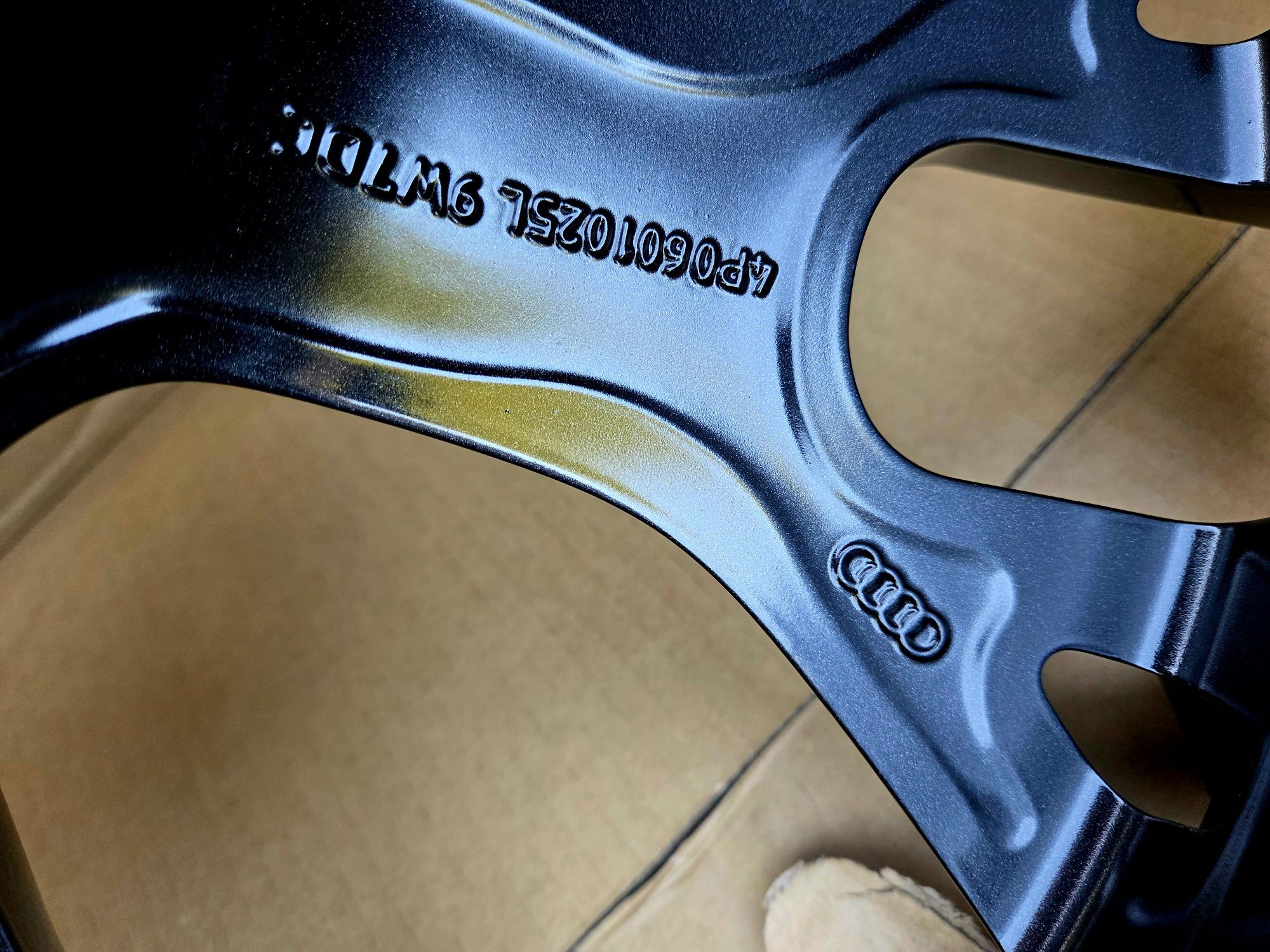 Nowe oryginalne felgi Audi A6 C8 C7 A4 B9 Czarne