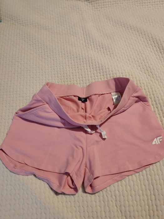 Spodenki 164 4F nowe