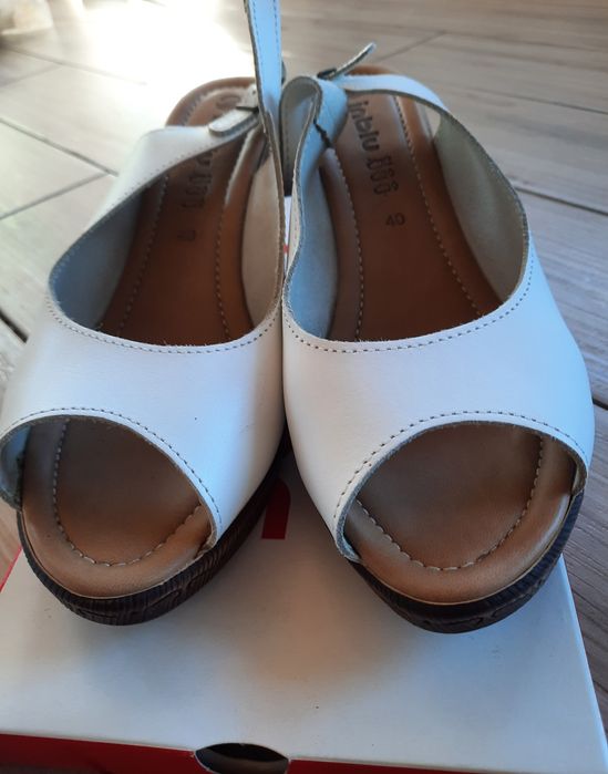 В продажу нові жіночі босоніжки, 40 розмір, повномірки