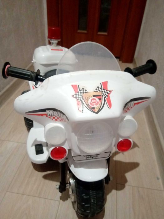 Продам машинку дитячу