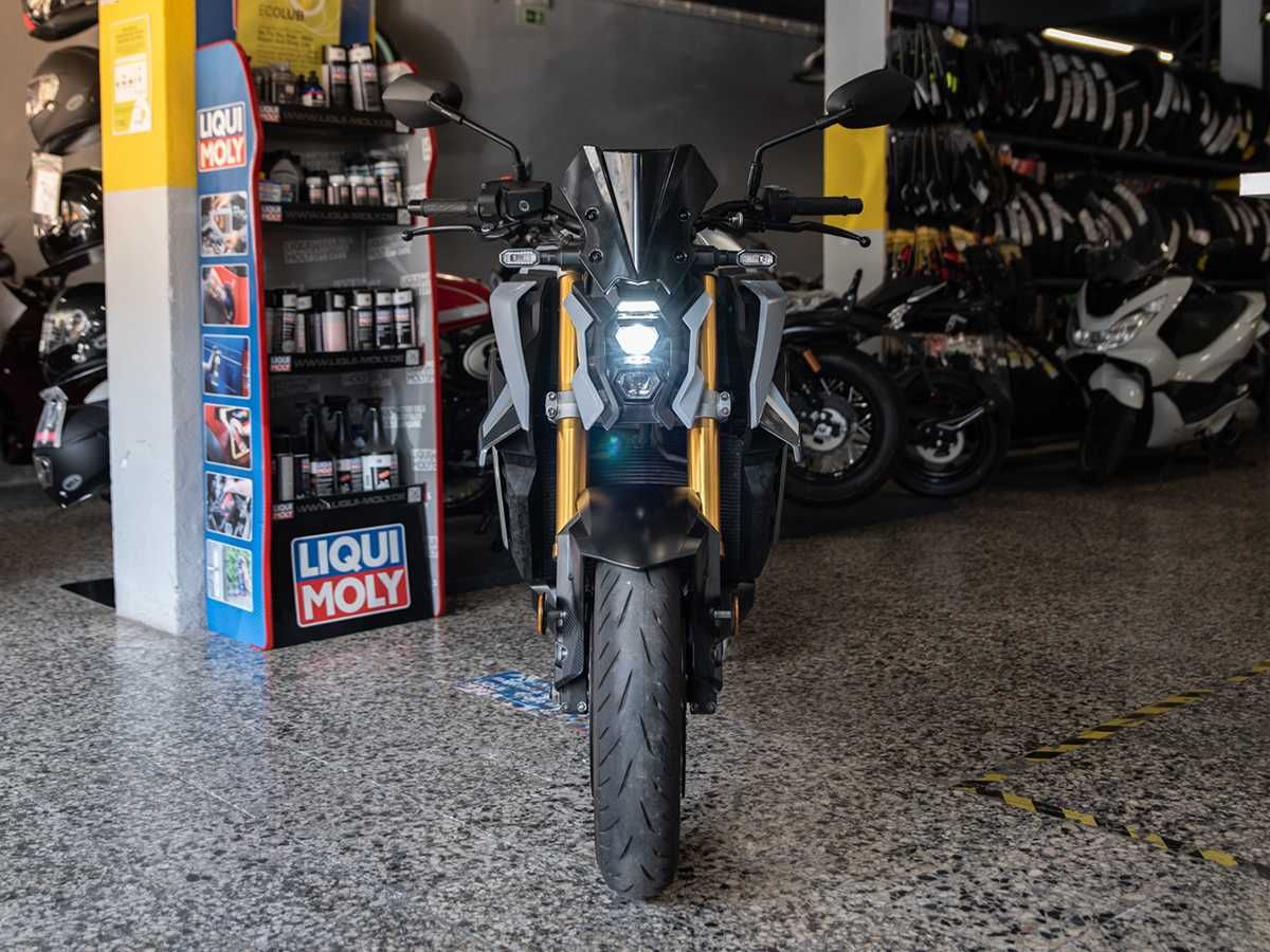 Suzuki GSXS 1000 Impecável, Nacional, Assistida na Marca. (Reservada)