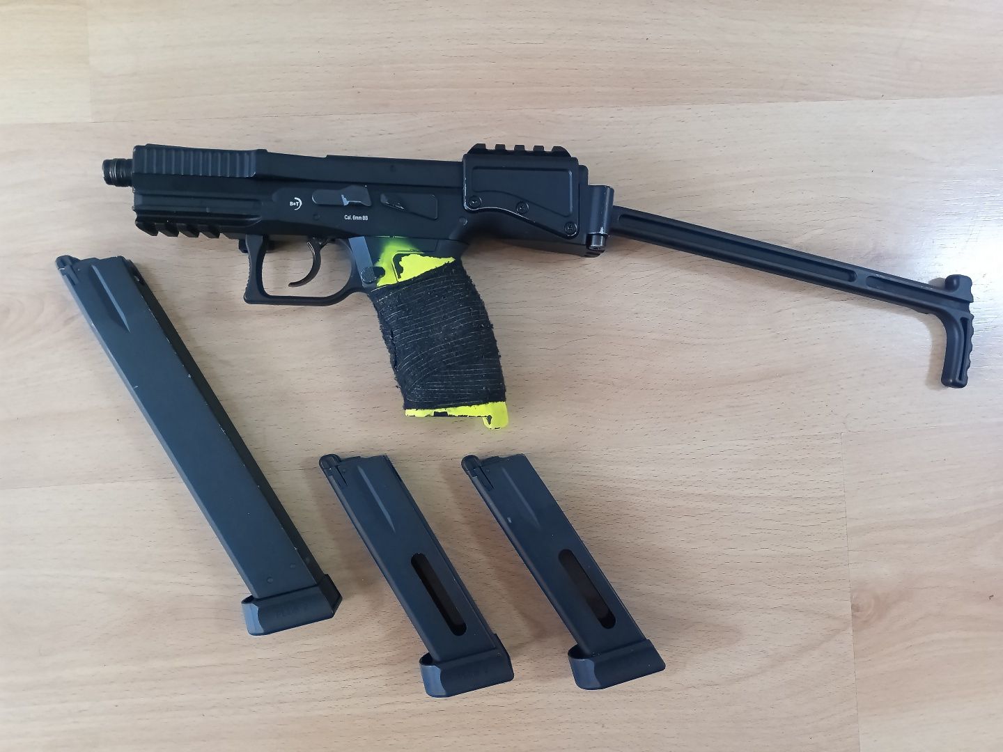 B&T USW A1 impecável com 3 carregadores co2 green gás air soft airsoft
