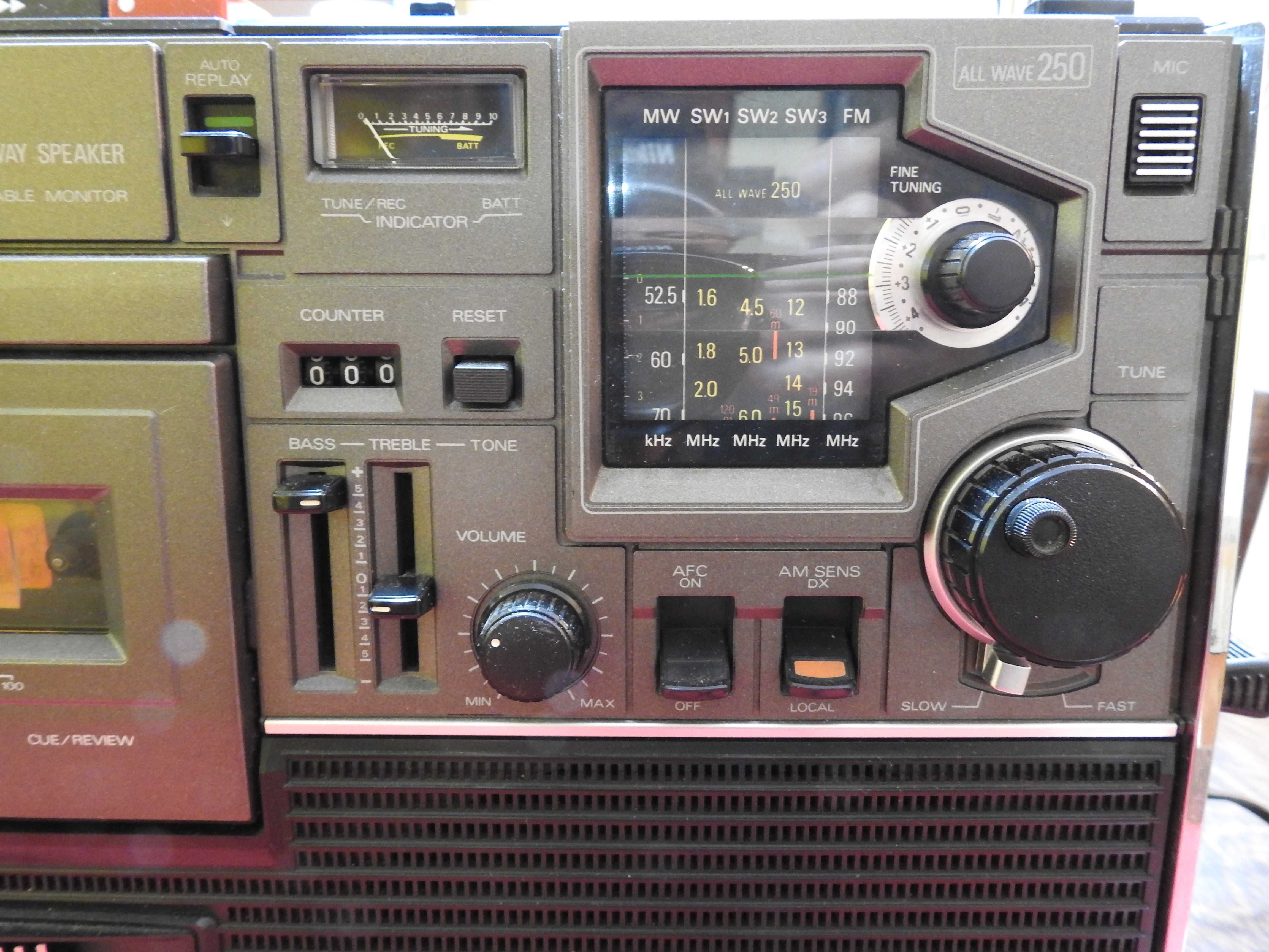 Rádio portátil AIWA vintage