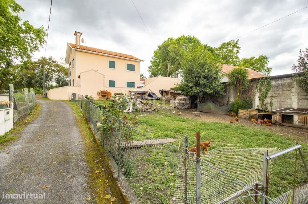 Moradia para restauro em Vitorino das Donas, Ponte de Lima