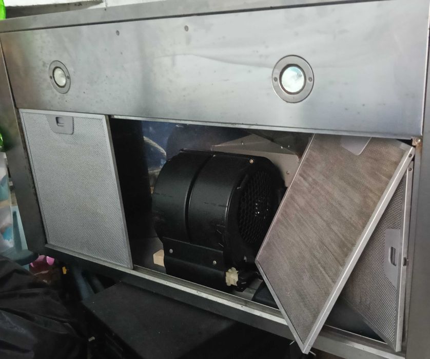 Exaustor e Chaminé marca Zanussi