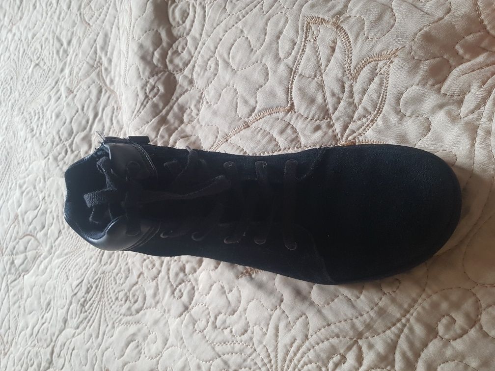 Продам ботиночьки ugg 33 р