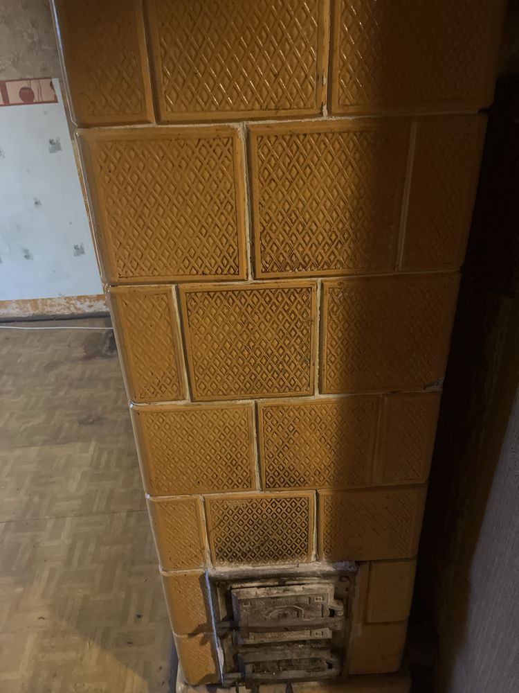 Piece kaflowe. Jasno żółte kafle. Za darmo.