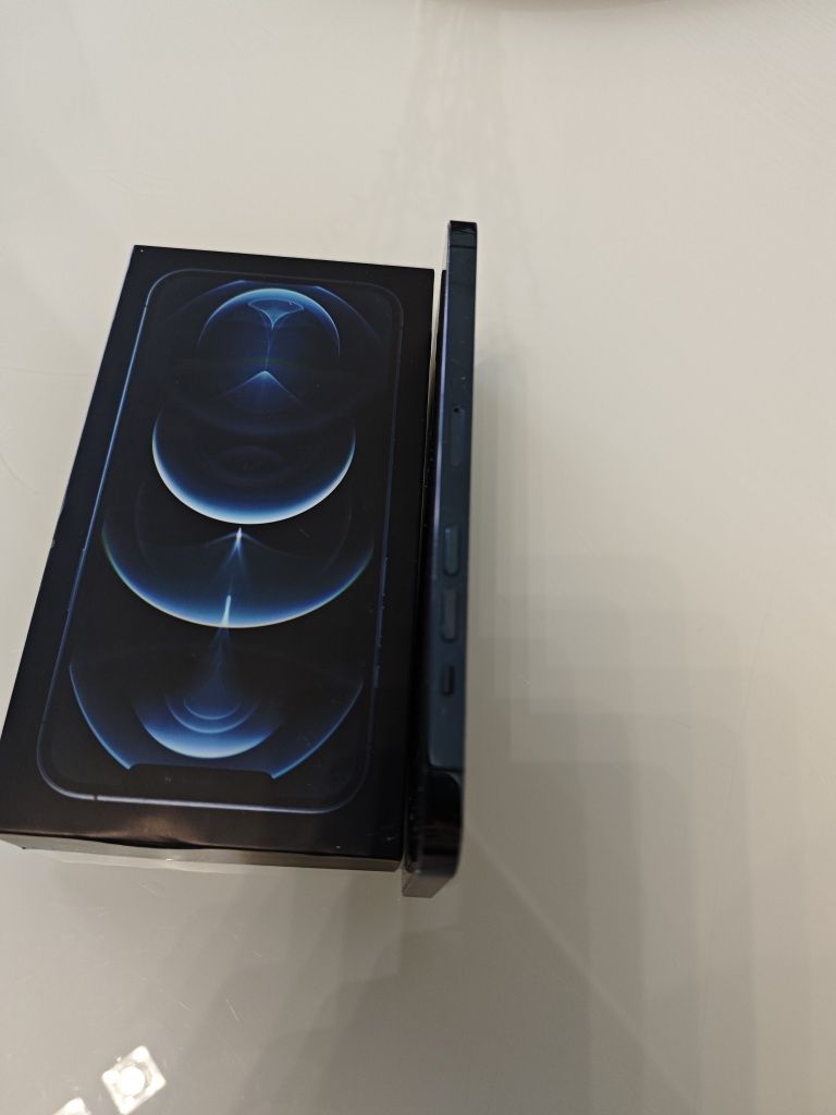 Продам iPhone 12 pro max 256gb
