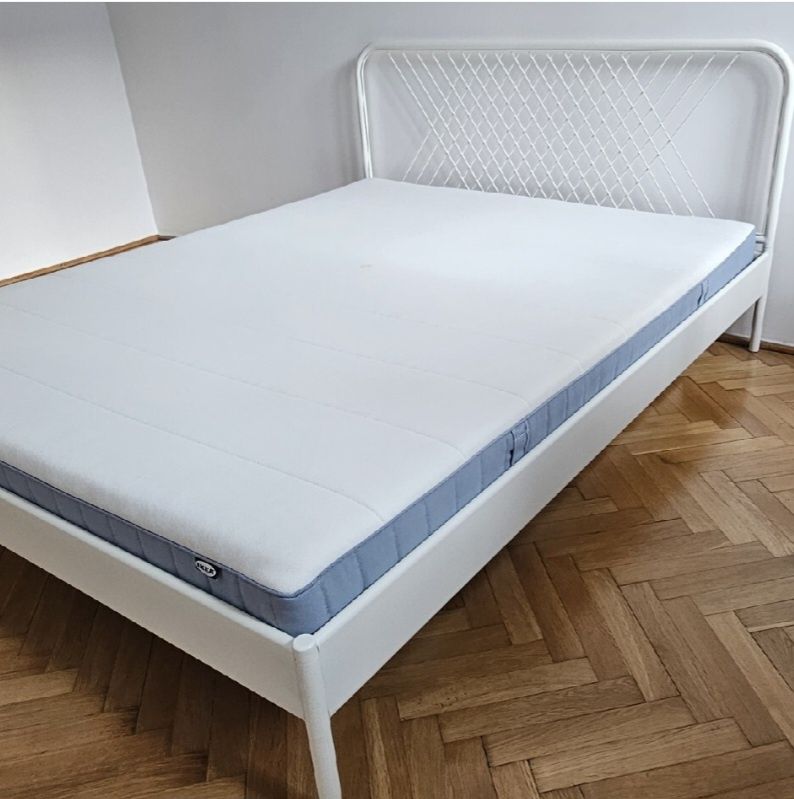 Cama casal ferro com colchão
