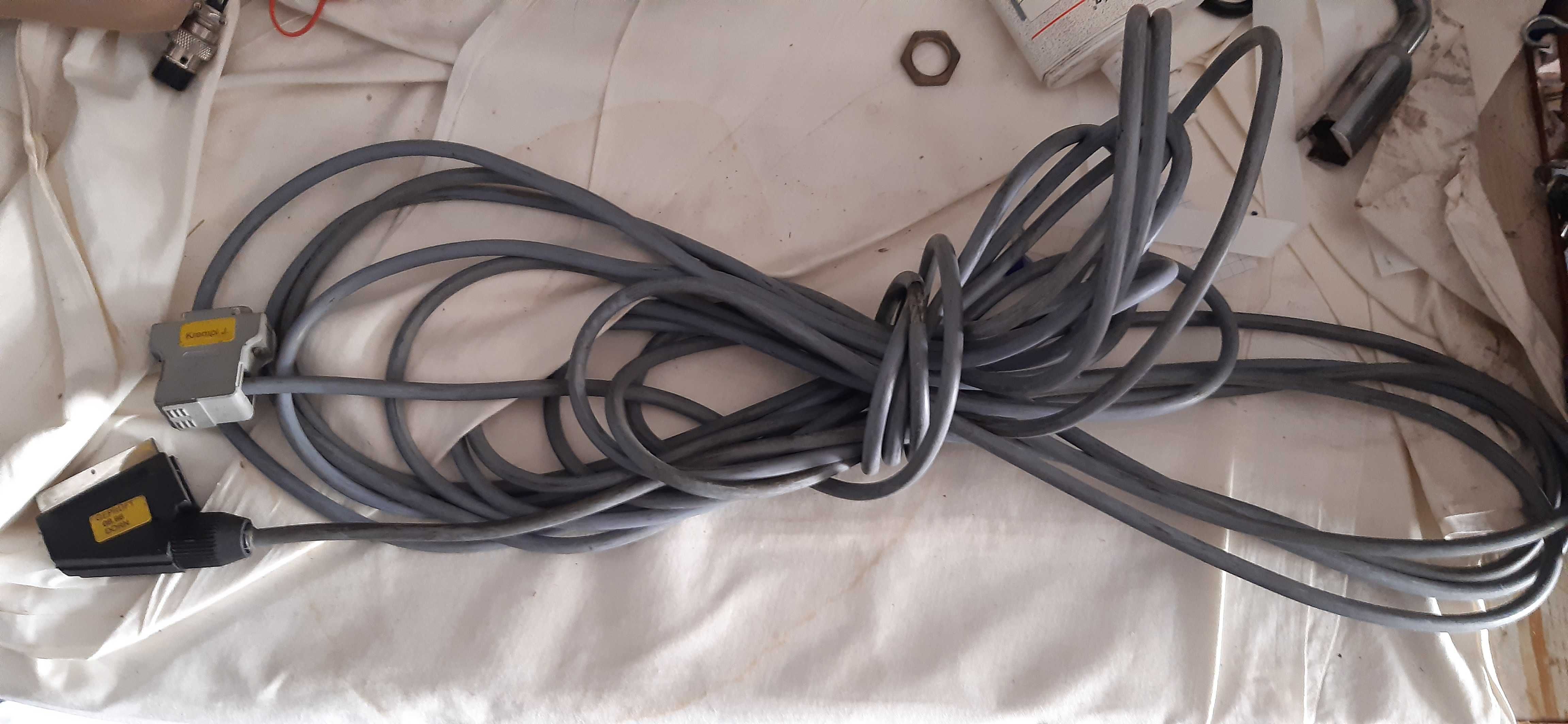 długi przewód kabel komputerowy z wyjściem euro