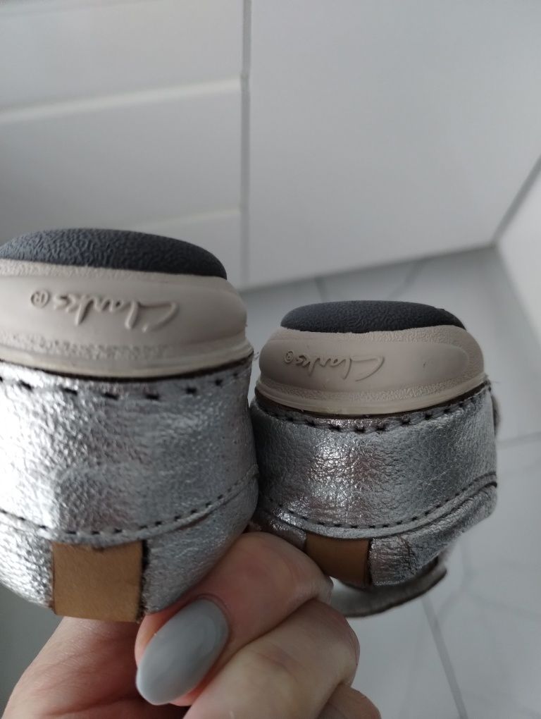 Buciki dziecięce Clarks używane raz. rozmiar 22. Buciki do przedszkola