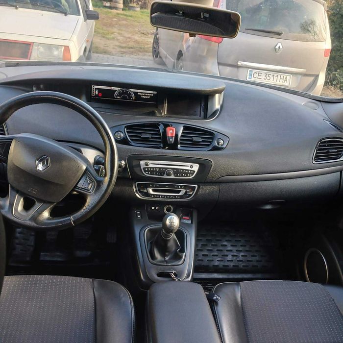 Продам Renault Grand Scenic 2010року