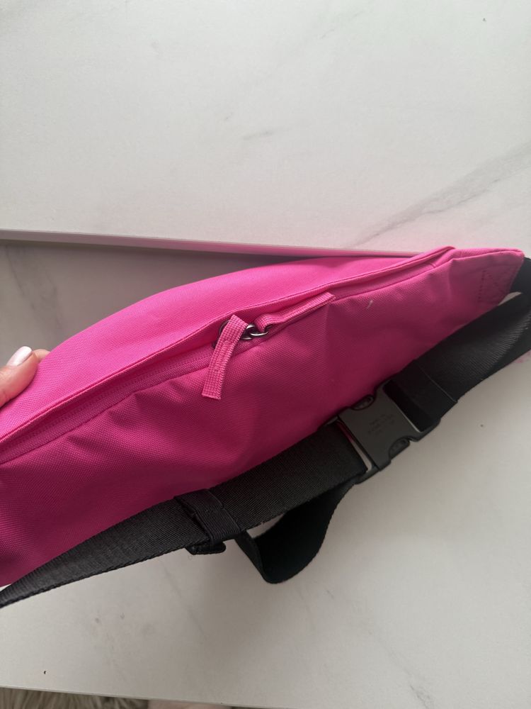 Nerka saszetka Nike różowa