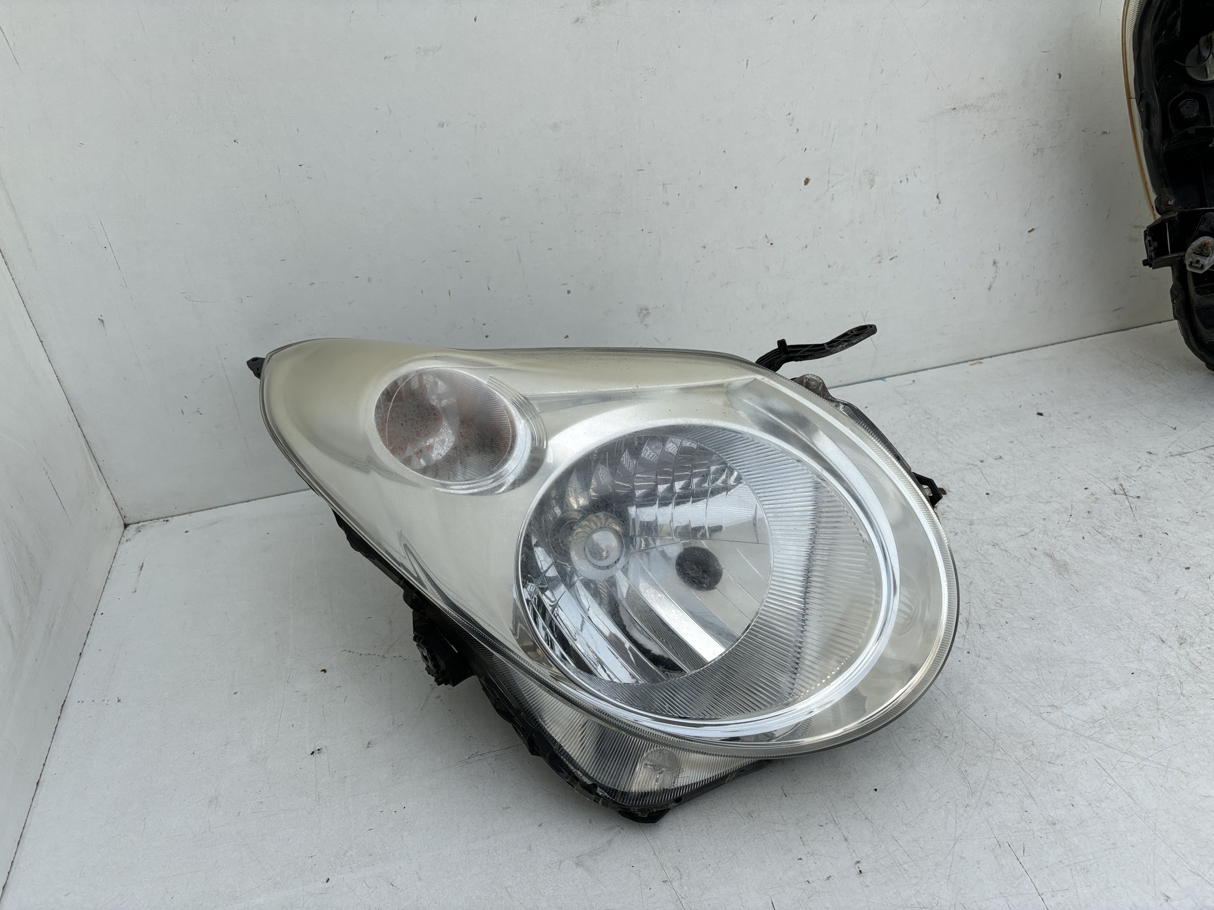 Lampa przednia lewa prawa Suzuki Alto 08-14