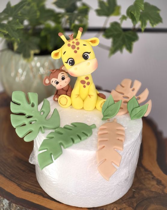 Figurka / dekoracja na tort z masy cukrowej