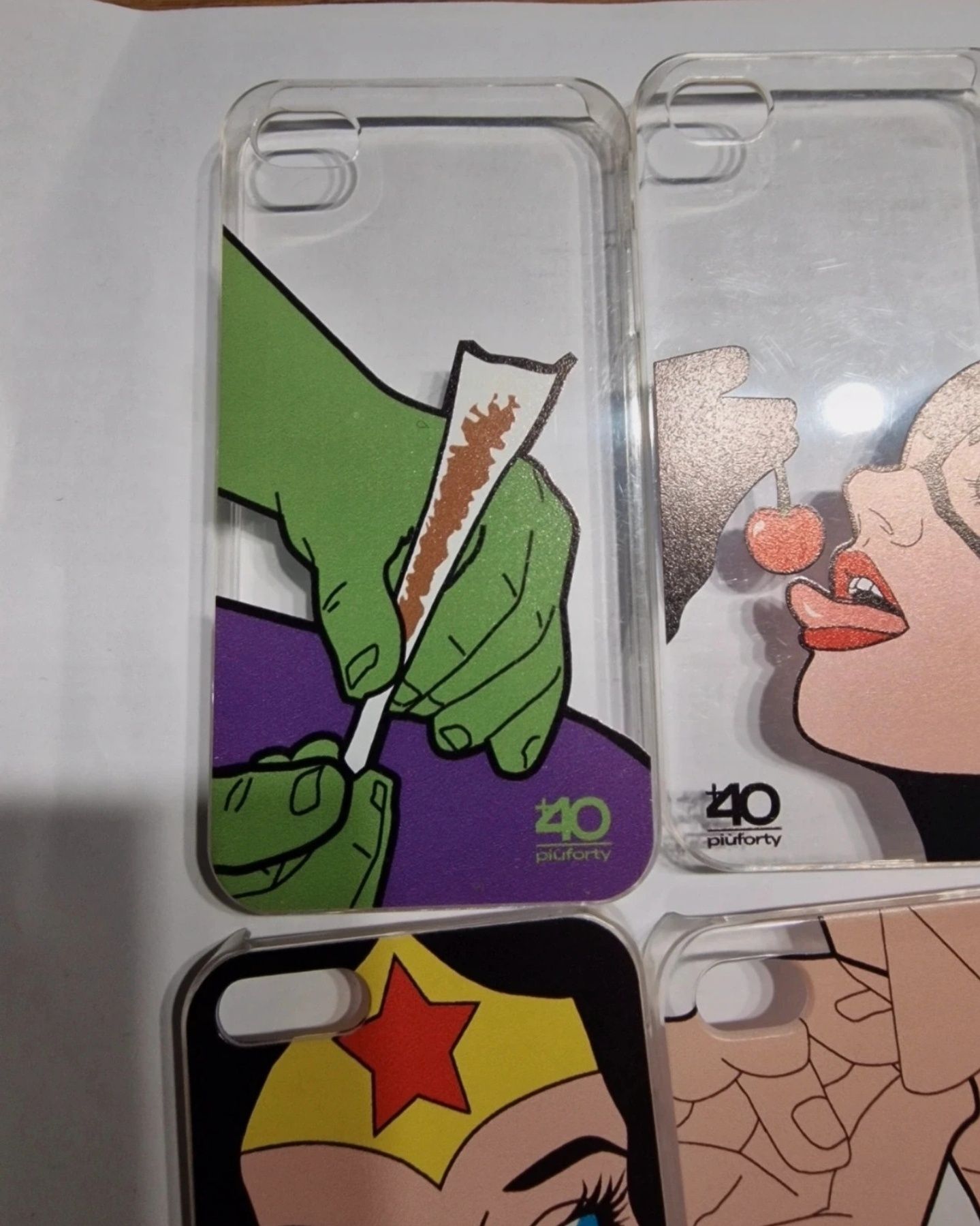 Zestaw 4szt  case na iPhone 4s kolekcjonerski customizowany

Nowe. Nig