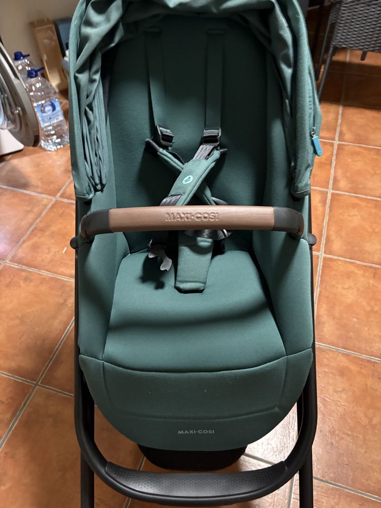 Carrinho Maxi-cosi Plaza Plus Essential Green