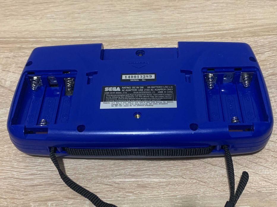 Sega game gear Blue в робочому стані з блоком живлення та картриджем