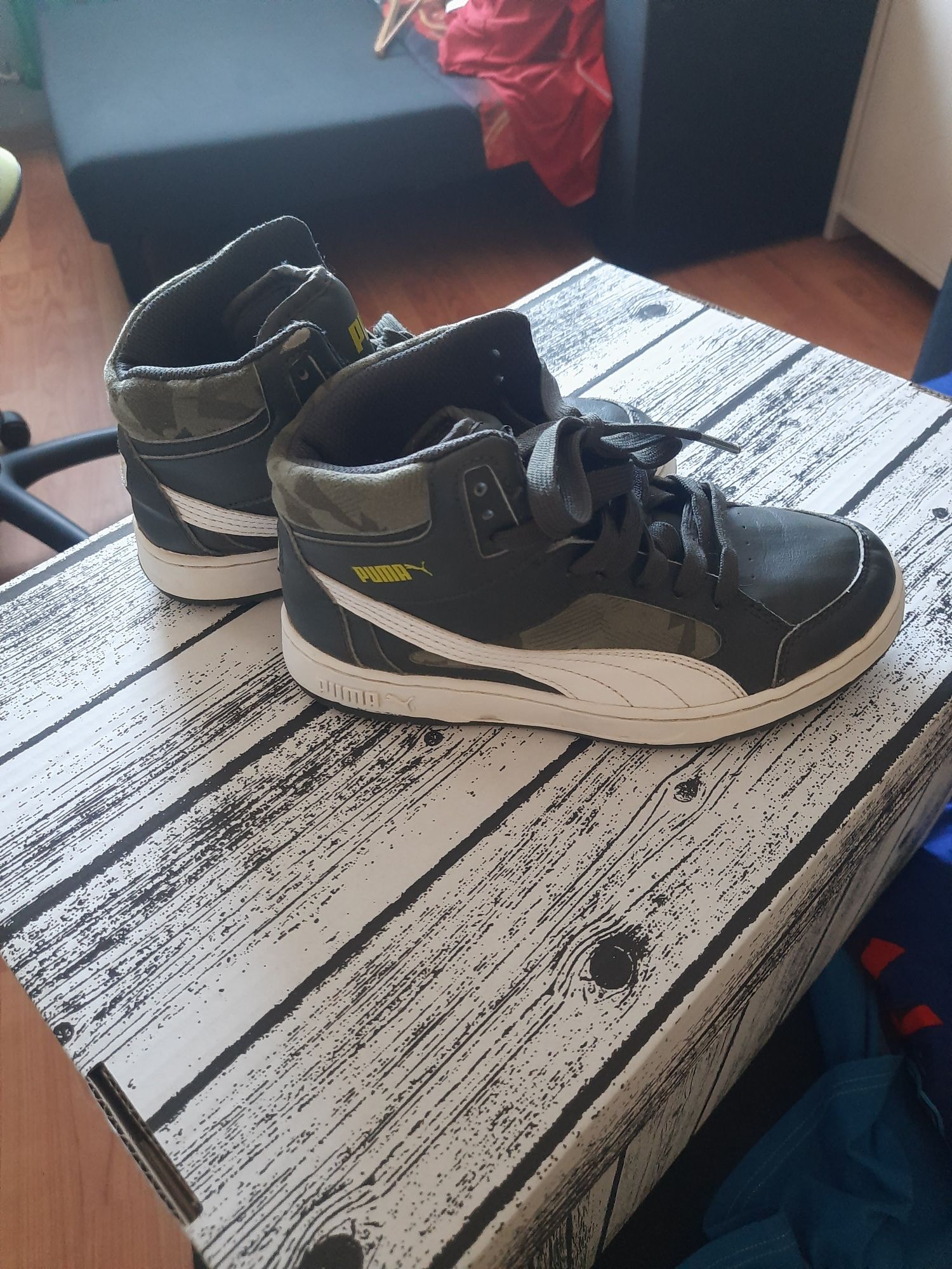 Buty puma sneakersy jesienne przejściowe chłopięce r 33