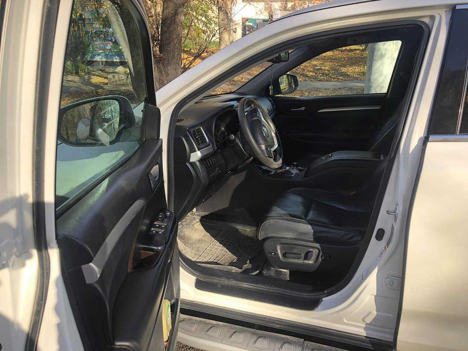 Toyota Highlander 3.5 2014 рік