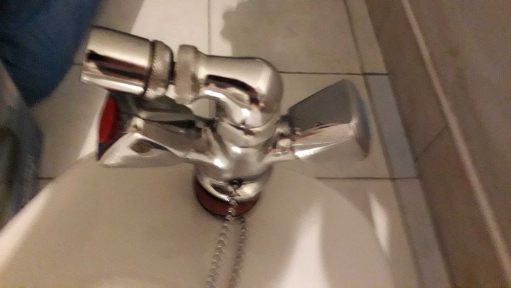 Bidet wolnostojący z baterią