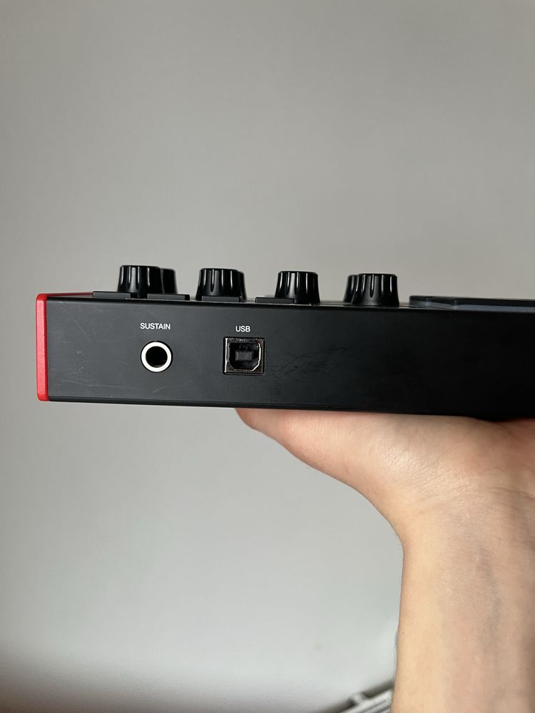 Kontroler midi akai