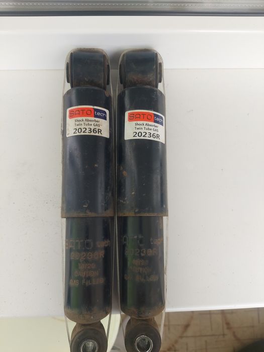 Продам! Амортизатори передні та задні.