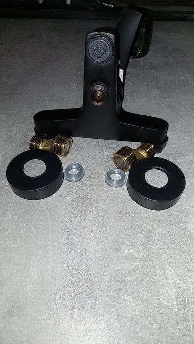 Bateria łazienkowa z wejściem na prysznic