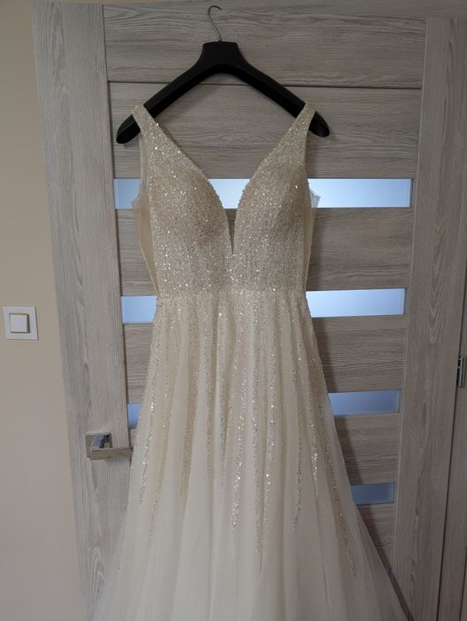 Przepiękna suknia ślubna z cekinami księżniczka bogato zdobiona