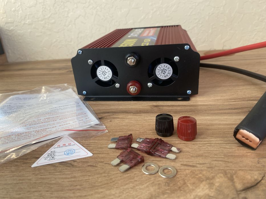 Інвертор з 12v в 220v