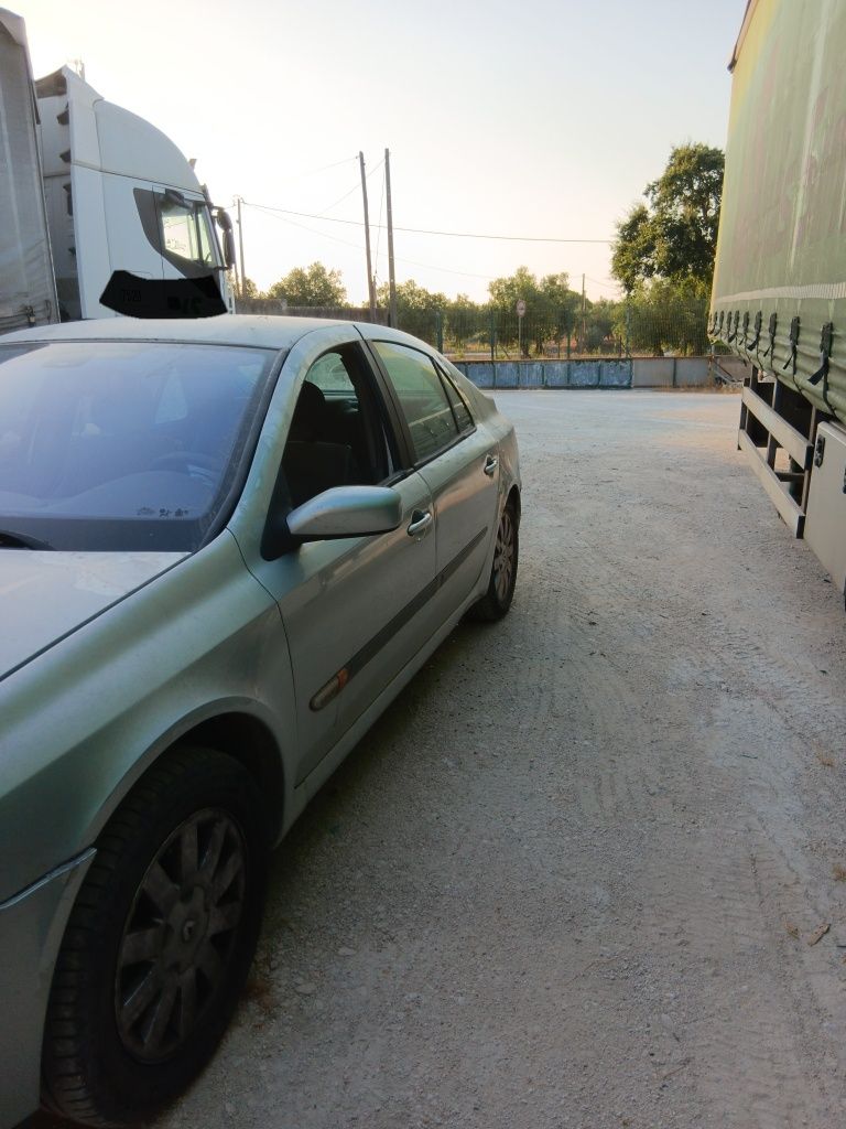 Renault Laguna para peças