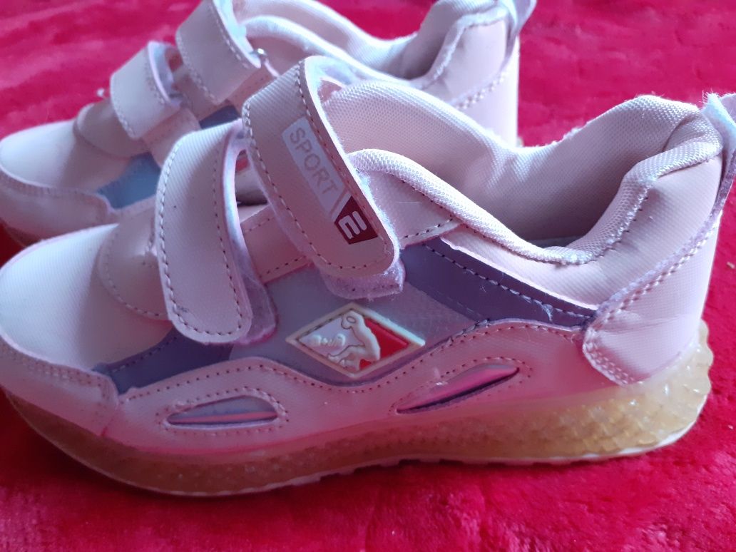 Nowe buty dziece dla dziewczynki rozmiar 31 firmy m.ł sport