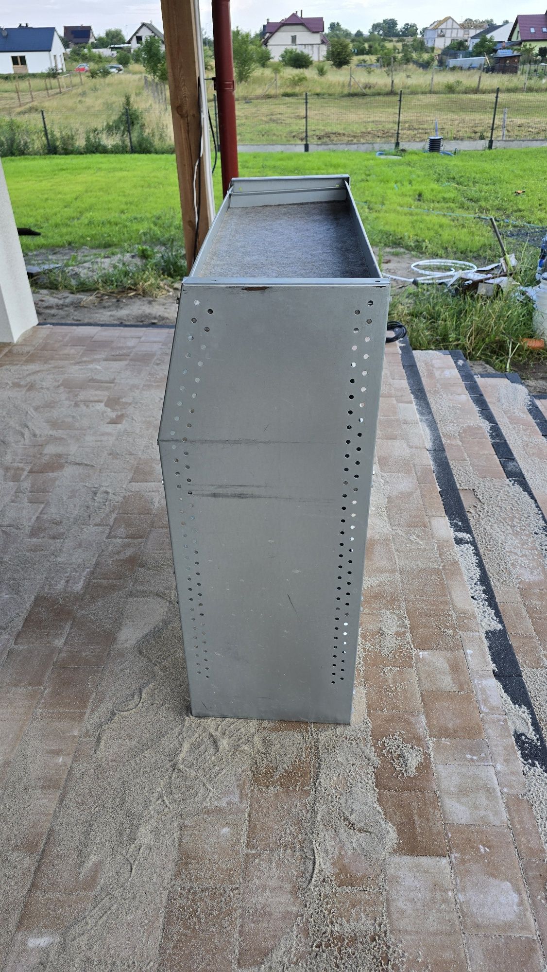 Regal Samochodowy Metalowy