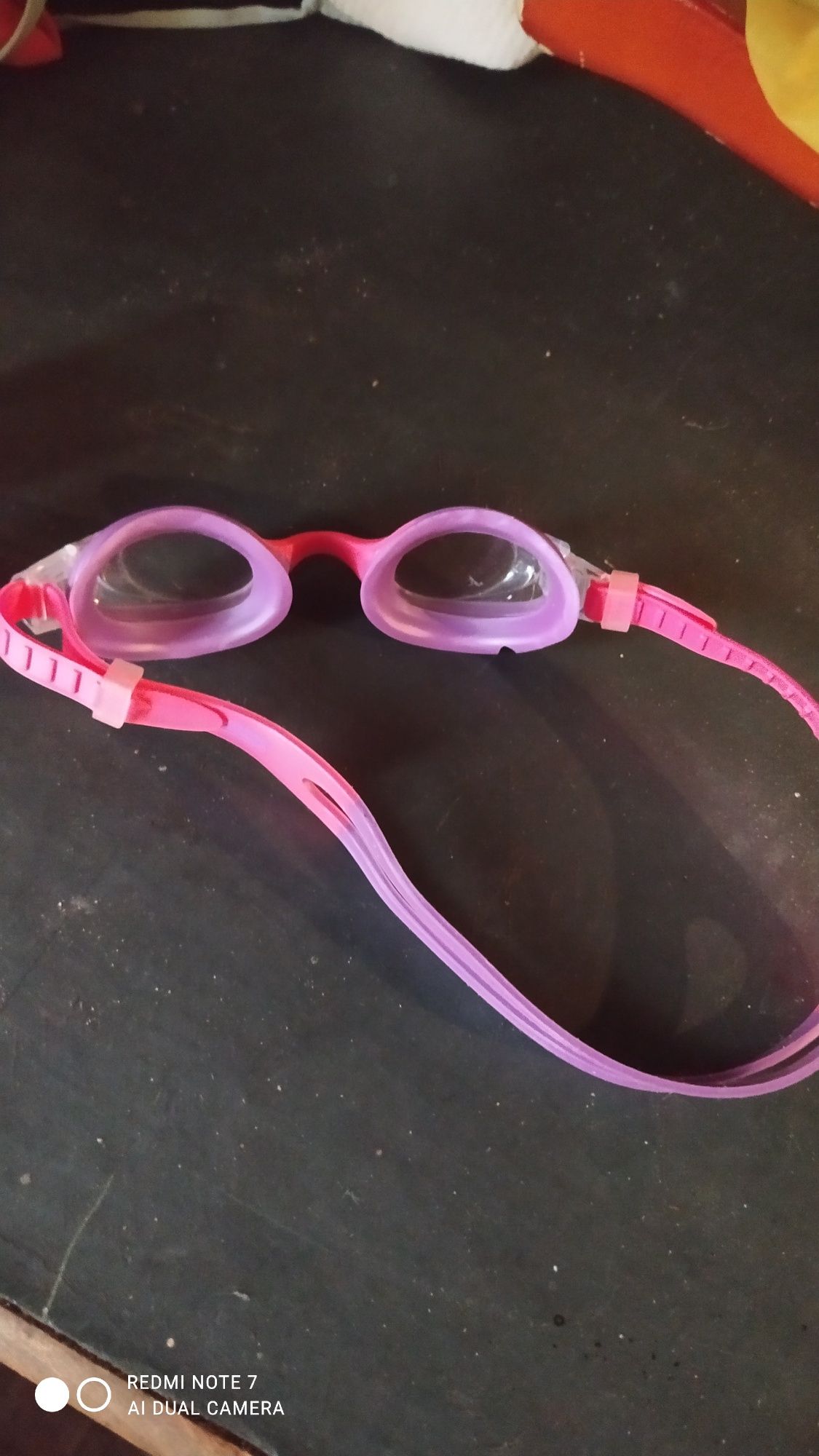 Okulary pływackie dla dziewczynki