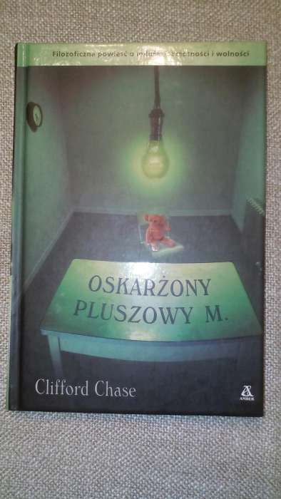 POMYSŁ NA PREZENT Oskarżony pluszowy M. Clifford Chase KSIĄŻKA