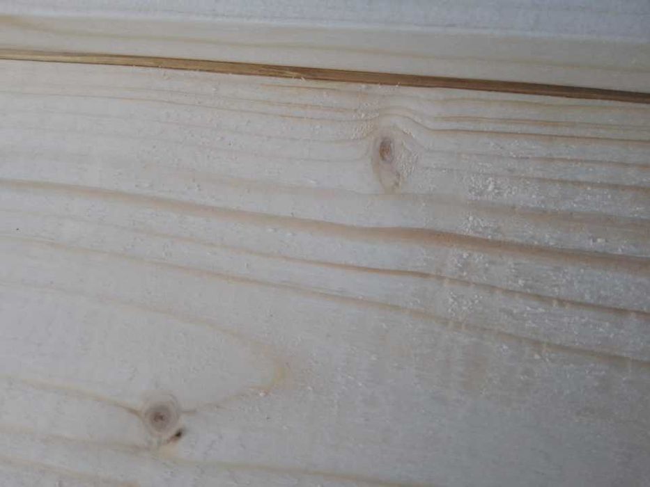 Drewniana deska ścienna, heblowana, naturalna, dekoracyjna