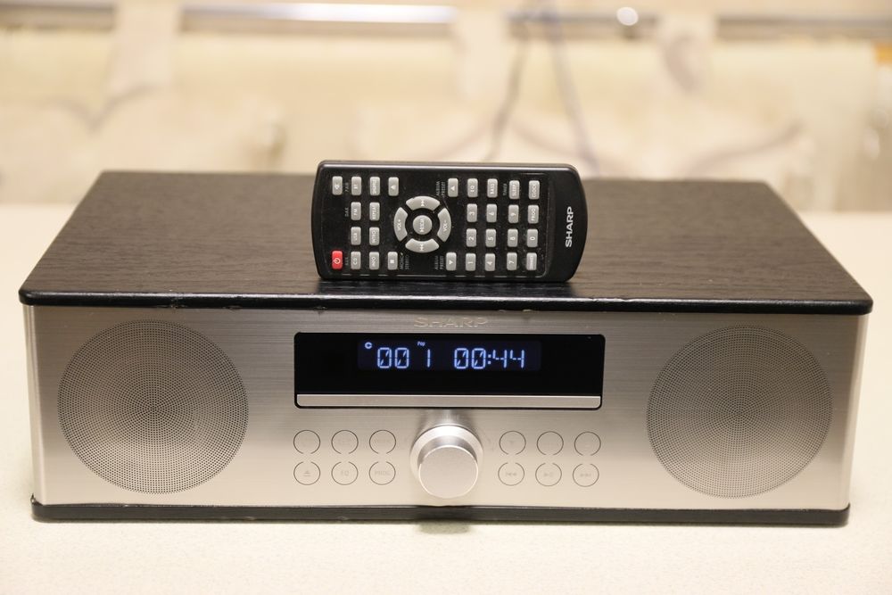 Sharp  XL - B 715D  USB , CD , DAB+ ,  FM radio блютуз