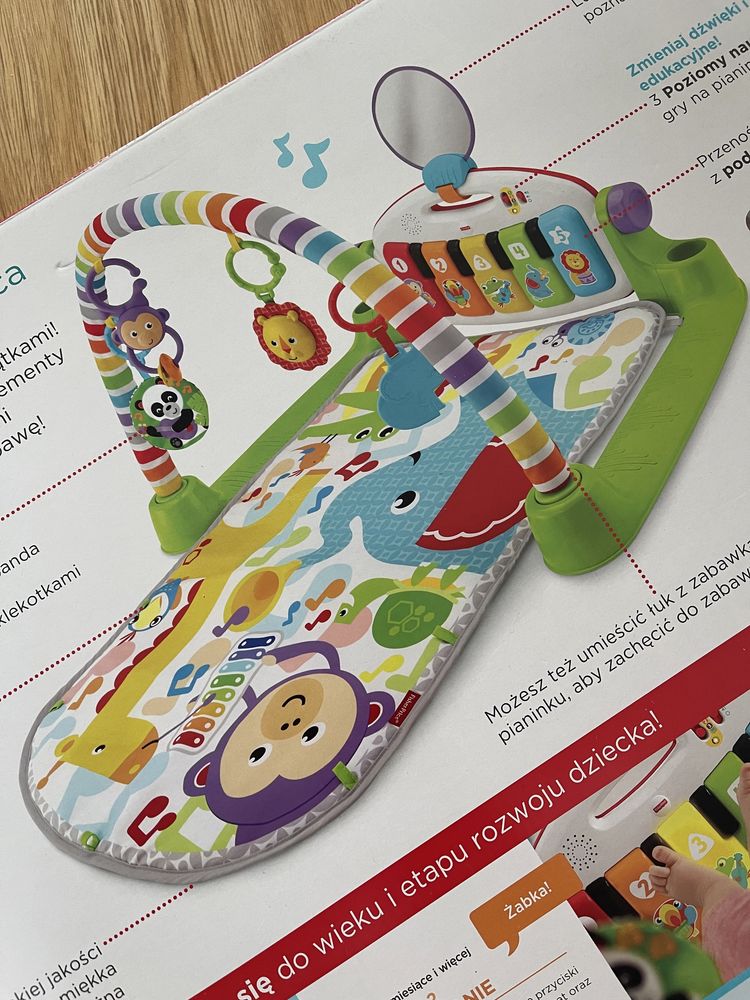 Mata z pianinkiem Fisher Price