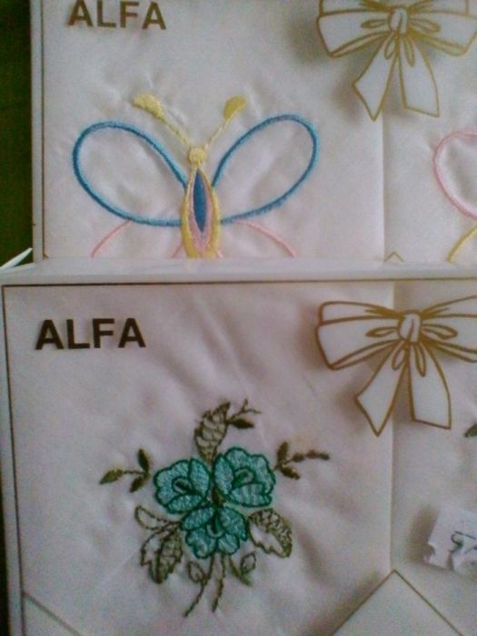 Lenços ALFA Bordados a Mão 100% Algodão