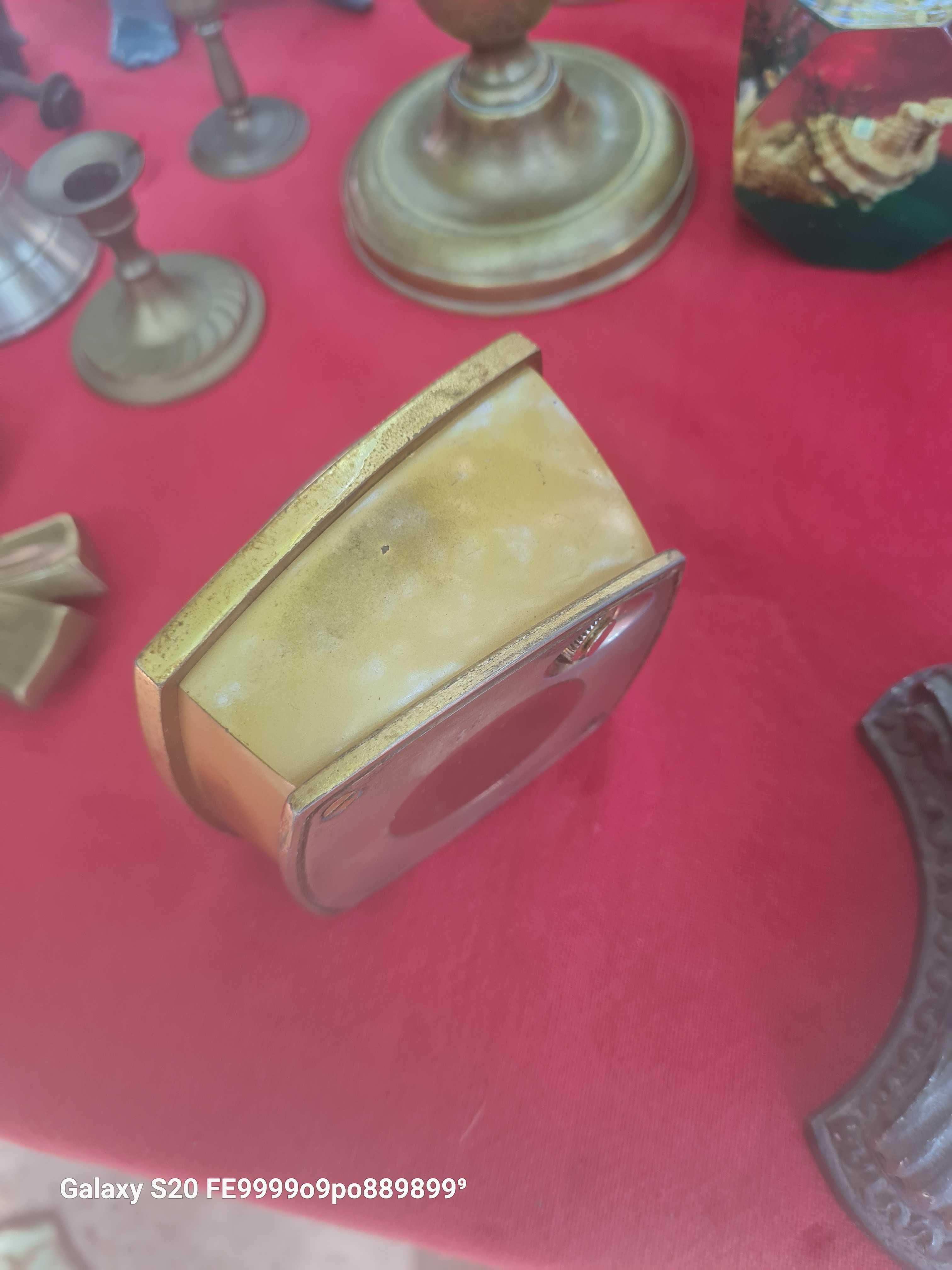 Relogio de mesa marca Omega.