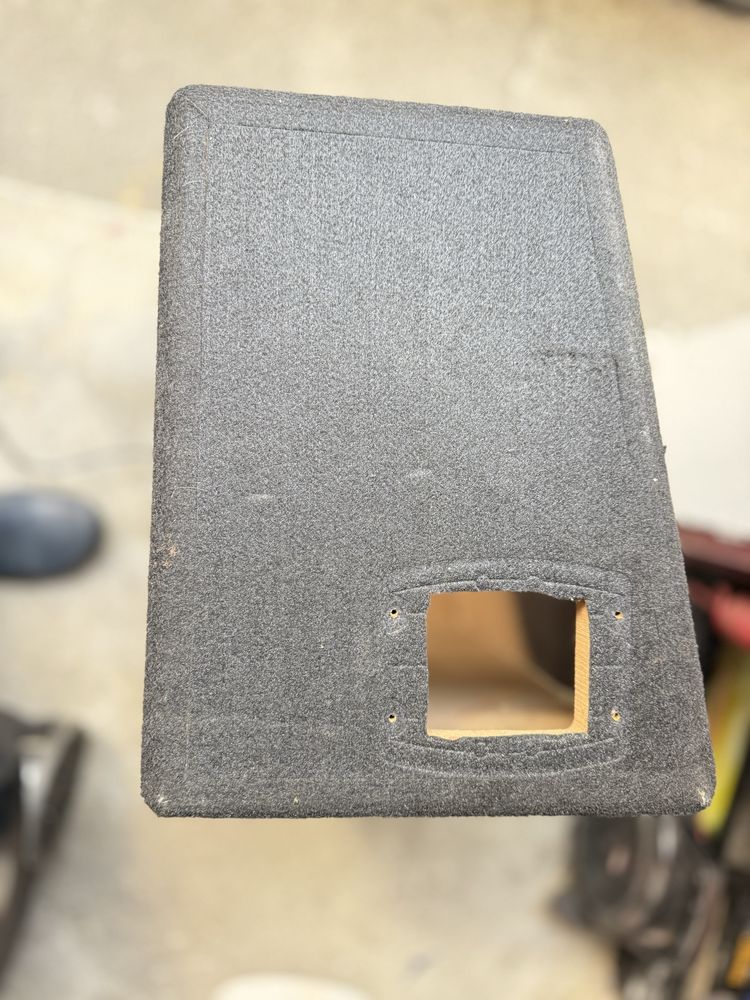 Caixa para sub woofer JBL