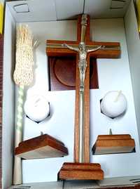 Zestaw kolędowy drewniany krzyż kropidłem 2 świecznik 2 świece