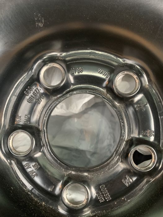 185/60/r15 pirelli  диск 5*100 было на запаске ставилось 1 раз