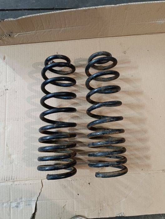 Задние пружины Фольксваген Пассат б3 Пассат б4 универсал.