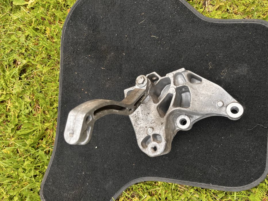 ŁAPA Skrzyni  Biegow Audi  VW Skoda