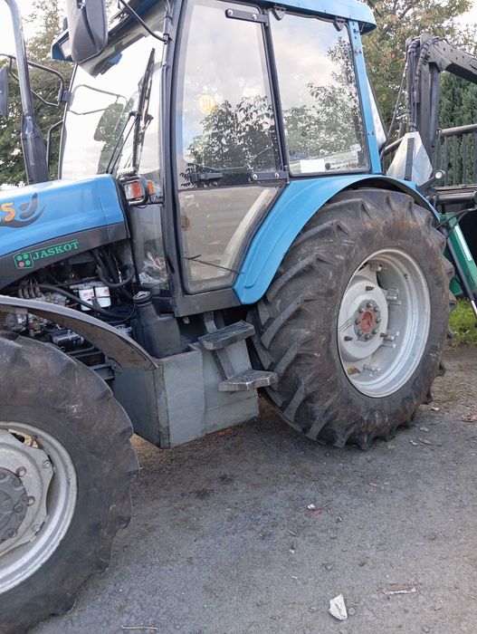 ciagnik leśny valtra