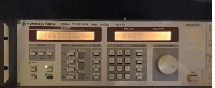 Rohde & Schwarz SMY02 Signal Generator (gerador de sinais) Frequency